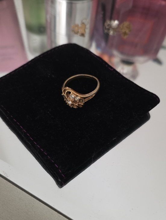vintage plated Jewelry - Delicate Gold Floral Ring with Clear Stones - Women's Jewelry